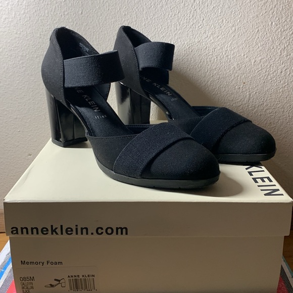 Anne Klein shoes, black, size 81/2, very good condition. They are not leather. - Picture 3 of 9